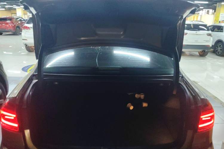 Used Volkswagen Passat 2016 330TSI DSG Prestige Edition Trunk