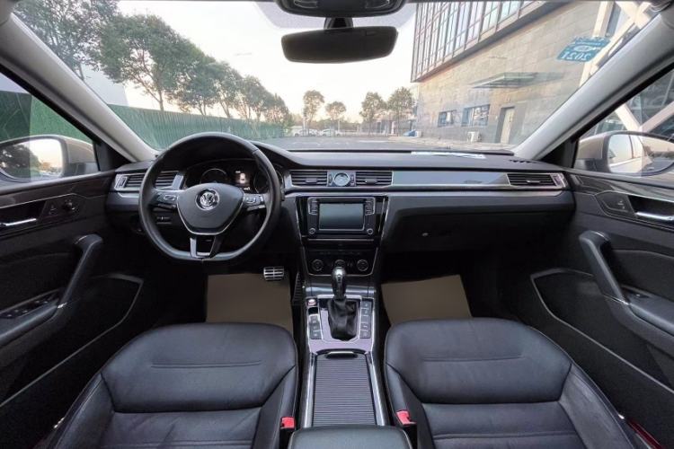 Used Volkswagen Passat 2016 330TSI DSG Prestige Edition Interior 4
