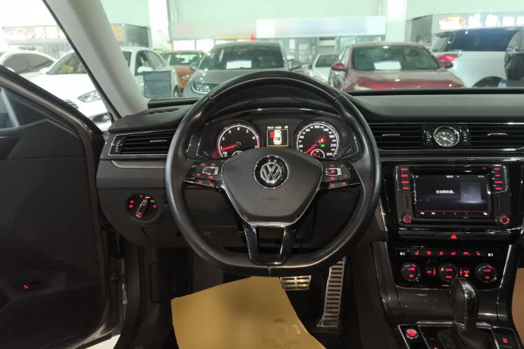 Used Volkswagen Passat 2016 330TSI DSG Prestige Edition Steering Wheel