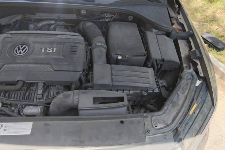 Used Volkswagen Passat 2016 330TSI DSG Luxury Edition Engine Bay Left