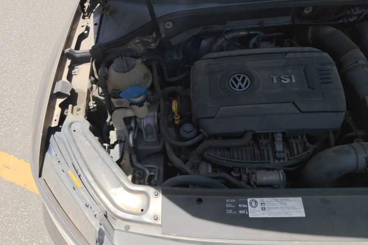 Used Volkswagen Passat 2016 330TSI DSG Luxury Edition Engine Bay Right