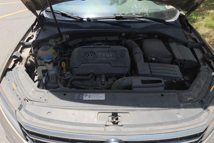 Used Volkswagen Passat 2016 330TSI DSG Luxury Edition Engine Bay