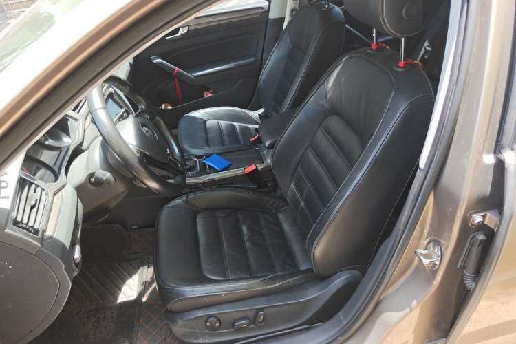 Used Volkswagen Passat 2016 330TSI DSG Luxury Edition Left Front Seat