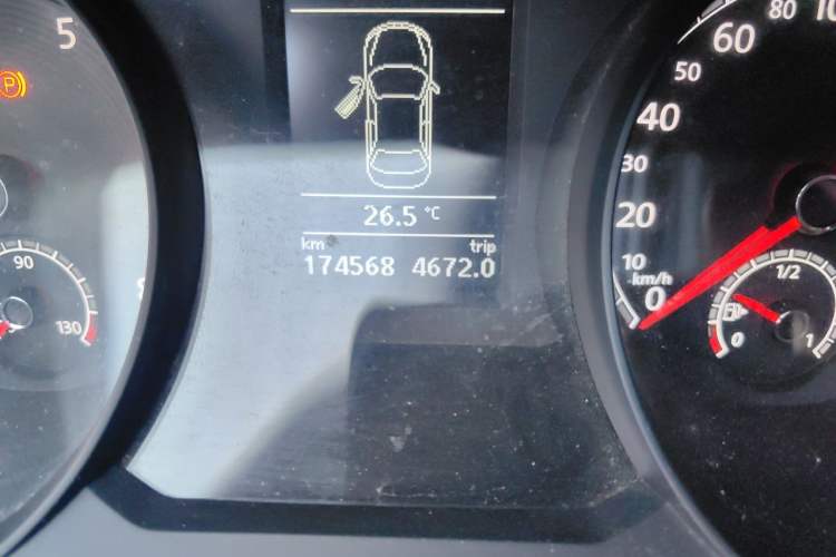 Used Volkswagen Passat 2016 280TSI DSG Prestige Edition Odometer Close Up