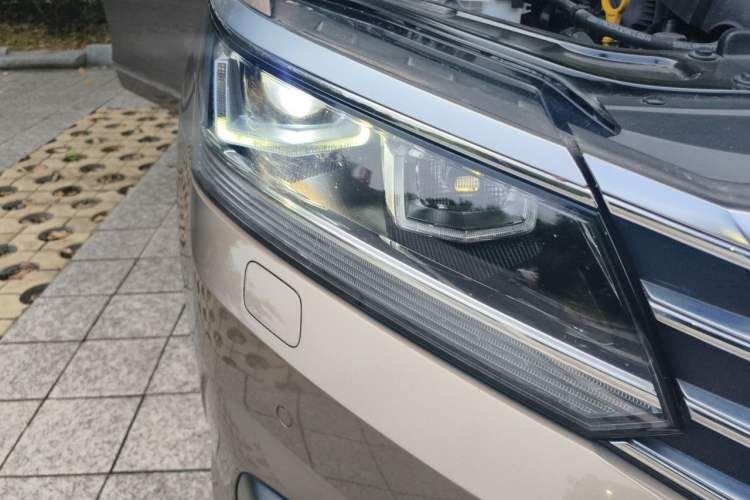 Used Volkswagen Passat 2016 330TSI DSG Prestige Edition Right Front Headlight