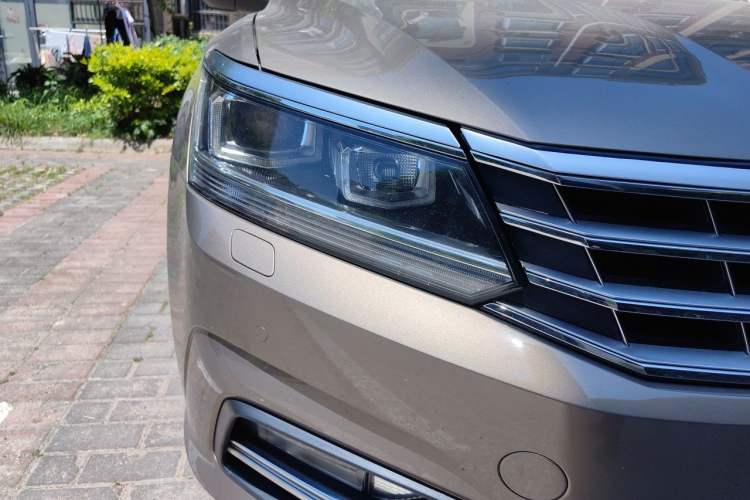 Used Volkswagen Passat 2016 330TSI DSG Prestige Edition Right Front Headlight
