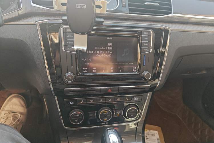 Used Volkswagen Passat 2016 330TSI DSG Prestige Edition Audio And AC Panel