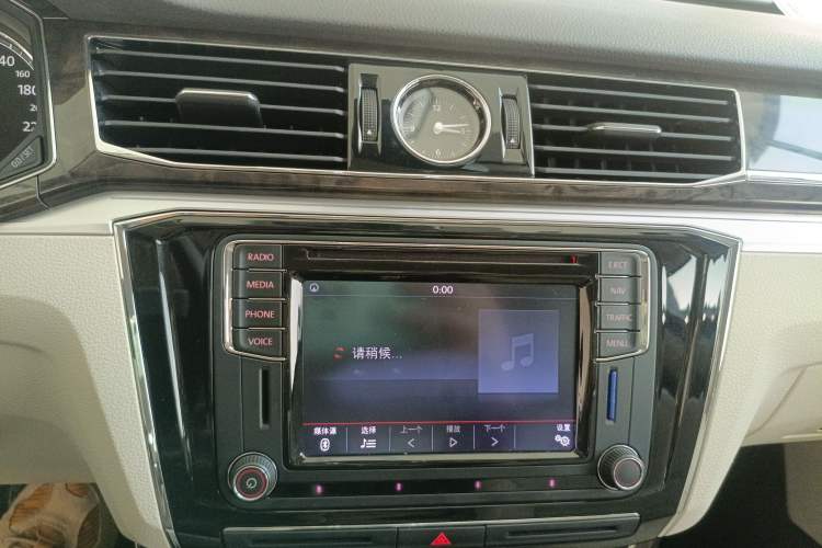 Used Volkswagen Passat 2016 380TSI DSG Ultimate Edition Audio And AC Panel