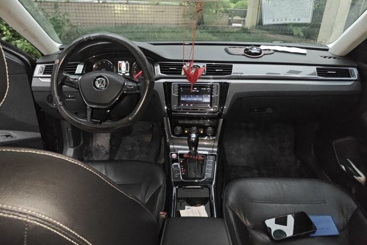 Used Volkswagen Passat 2016 330TSI DSG Prestige Edition Center Console
