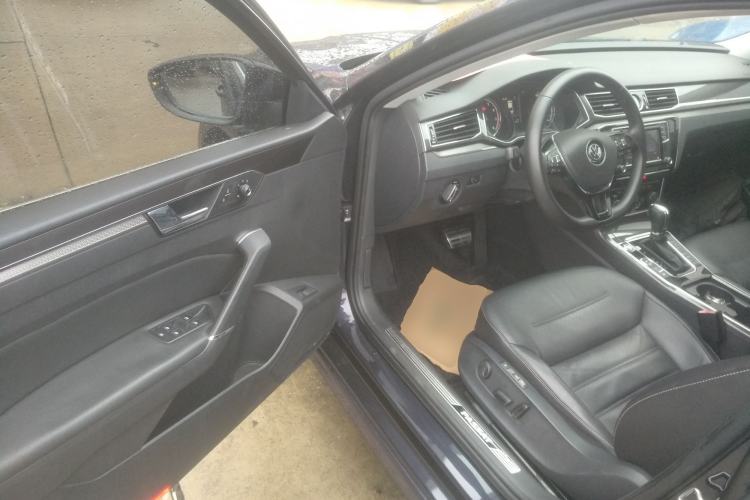 Used Volkswagen Passat 2016 330TSI DSG Prestige Edition Driver Seat