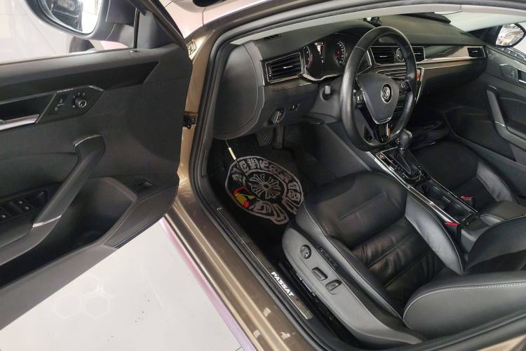 Used Volkswagen Passat 2016 330TSI DSG Prestige Edition Driver Seat