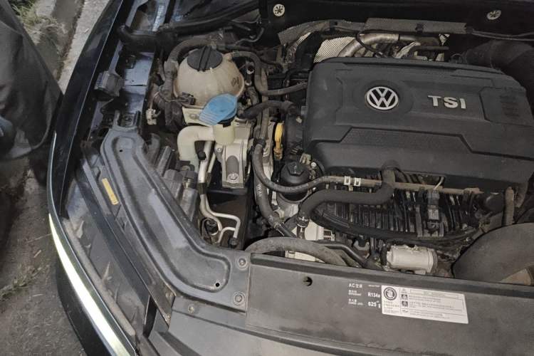 Used Volkswagen Passat 2016 330TSI DSG Prestige Edition Engine Bay Right
