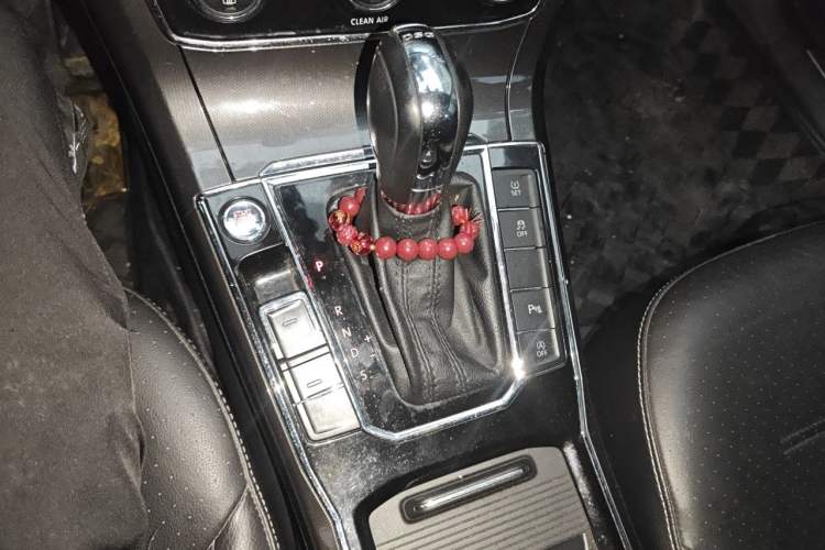 Used Volkswagen Passat 2016 330TSI DSG Prestige Edition Gear Lever