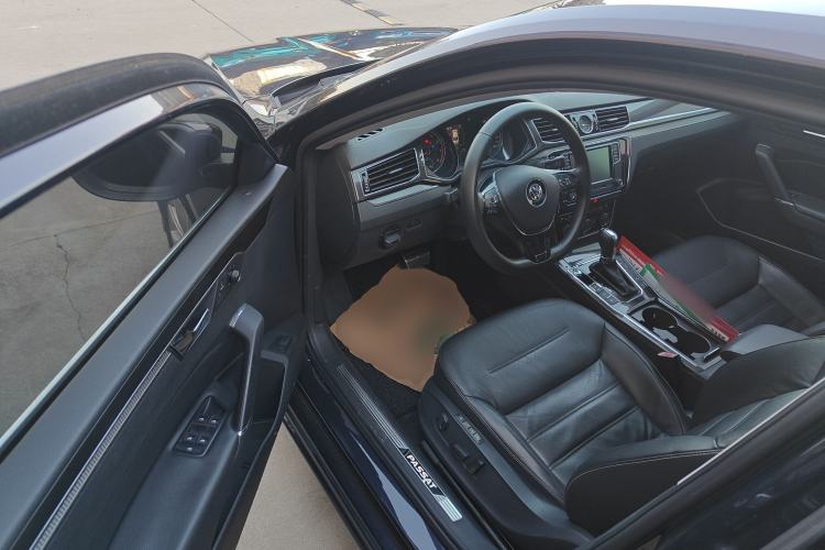 Used Volkswagen Passat 2016 330TSI DSG Prestige Edition Interior 3