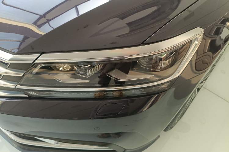 Used Volkswagen Passat 2016 380TSI DSG Ultimate Edition Left Front Headlight