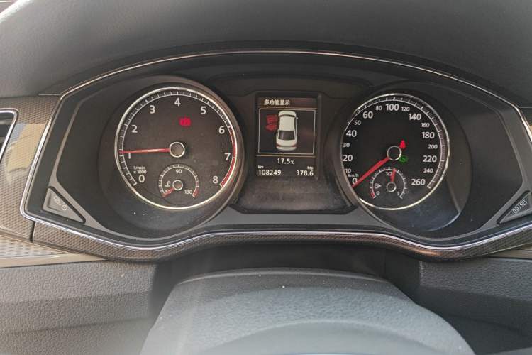 Used Volkswagen Passat 2016 330TSI DSG Prestige Edition Odometer Close Up