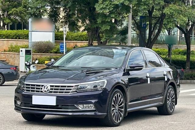 Ojetý Volkswagen Passat 2016 380TSI DSG Ultimate Edition
