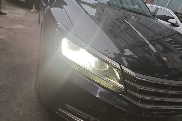 Used Volkswagen Passat 2016 330TSI DSG Prestige Edition Right Front Headlight