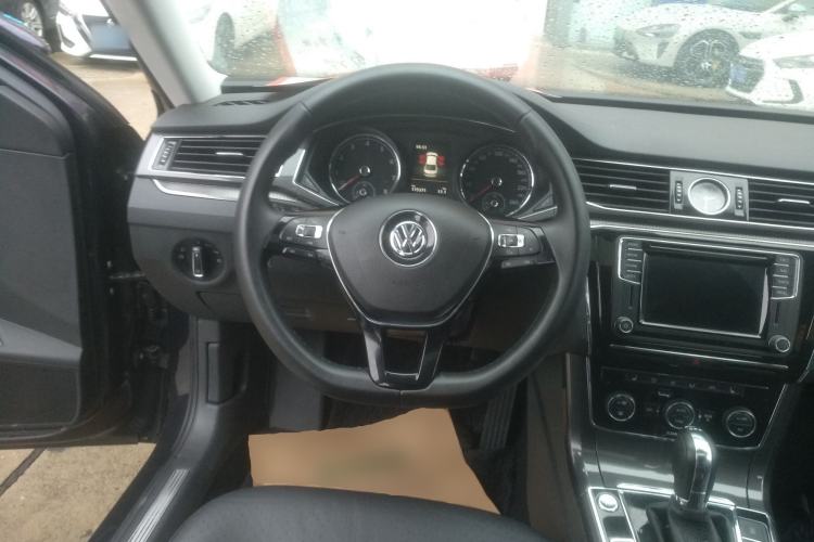 Used Volkswagen Passat 2016 330TSI DSG Prestige Edition Steering Wheel