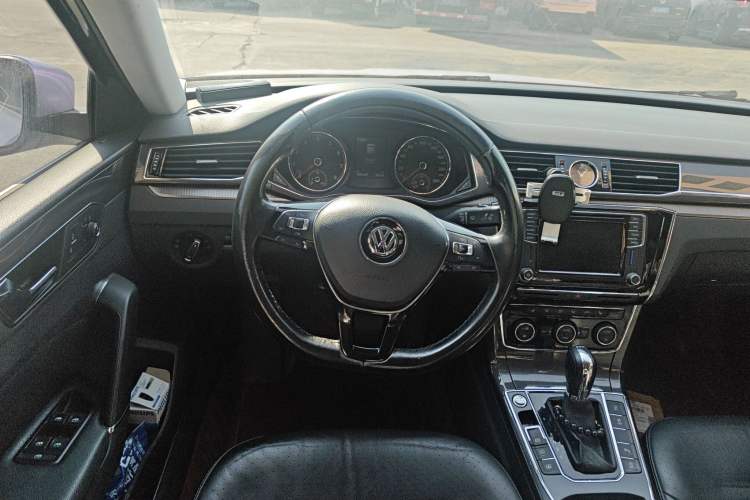 Used Volkswagen Passat 2016 330TSI DSG Prestige Edition Steering Wheel
