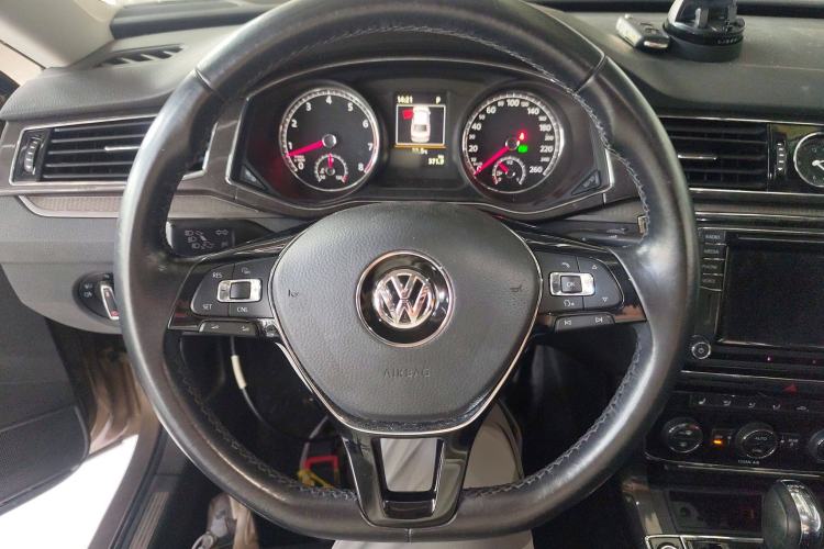 Used Volkswagen Passat 2016 330TSI DSG Prestige Edition Steering Wheel