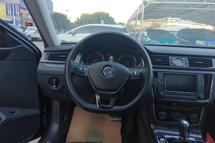 Used Volkswagen Passat 2016 330TSI DSG Prestige Edition Steering Wheel