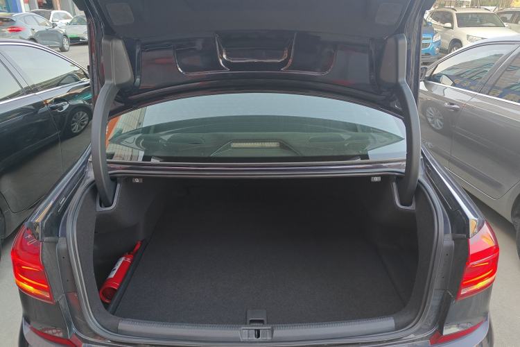 Used Volkswagen Passat 2016 330TSI DSG Prestige Edition Trunk