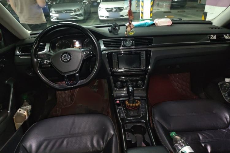Used Volkswagen Passat 2016 330TSI DSG Prestige Edition Center Console