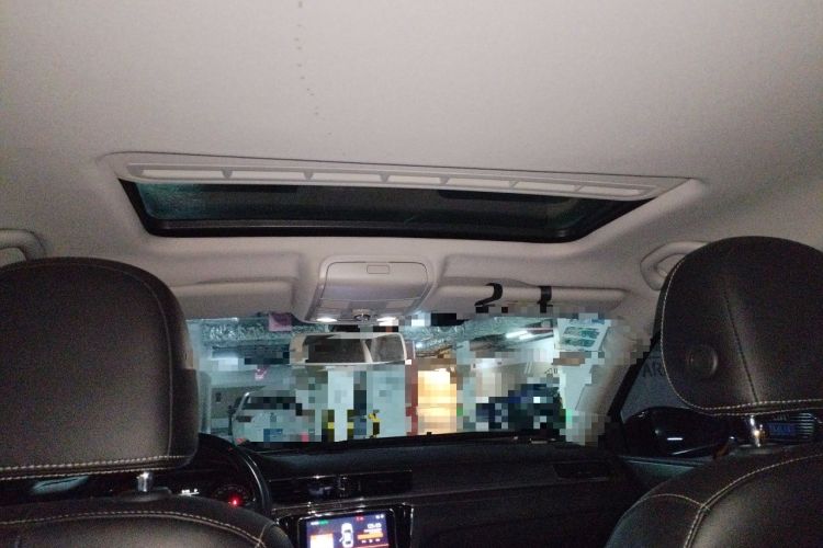 Used Volkswagen Passat 2016 330TSI DSG Luxury Edition Headliner
