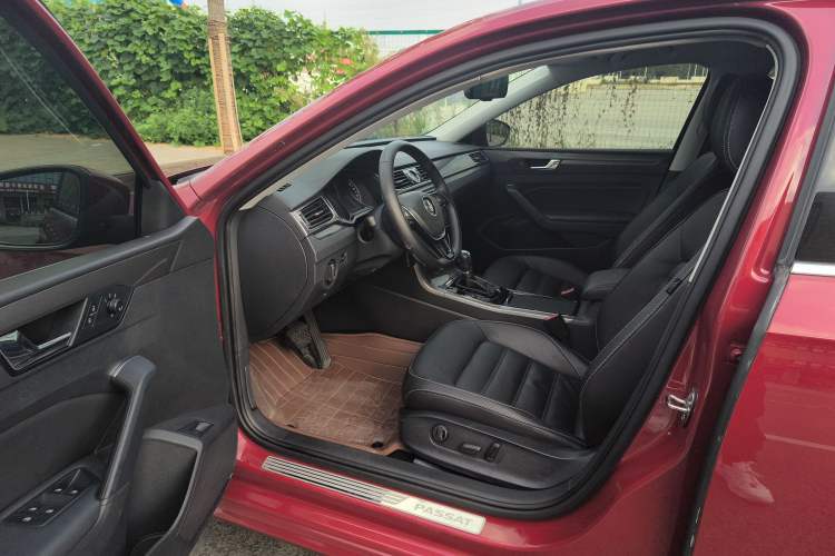Used Volkswagen Passat 2016 280TSI DSG Prestige Edition Interior 2