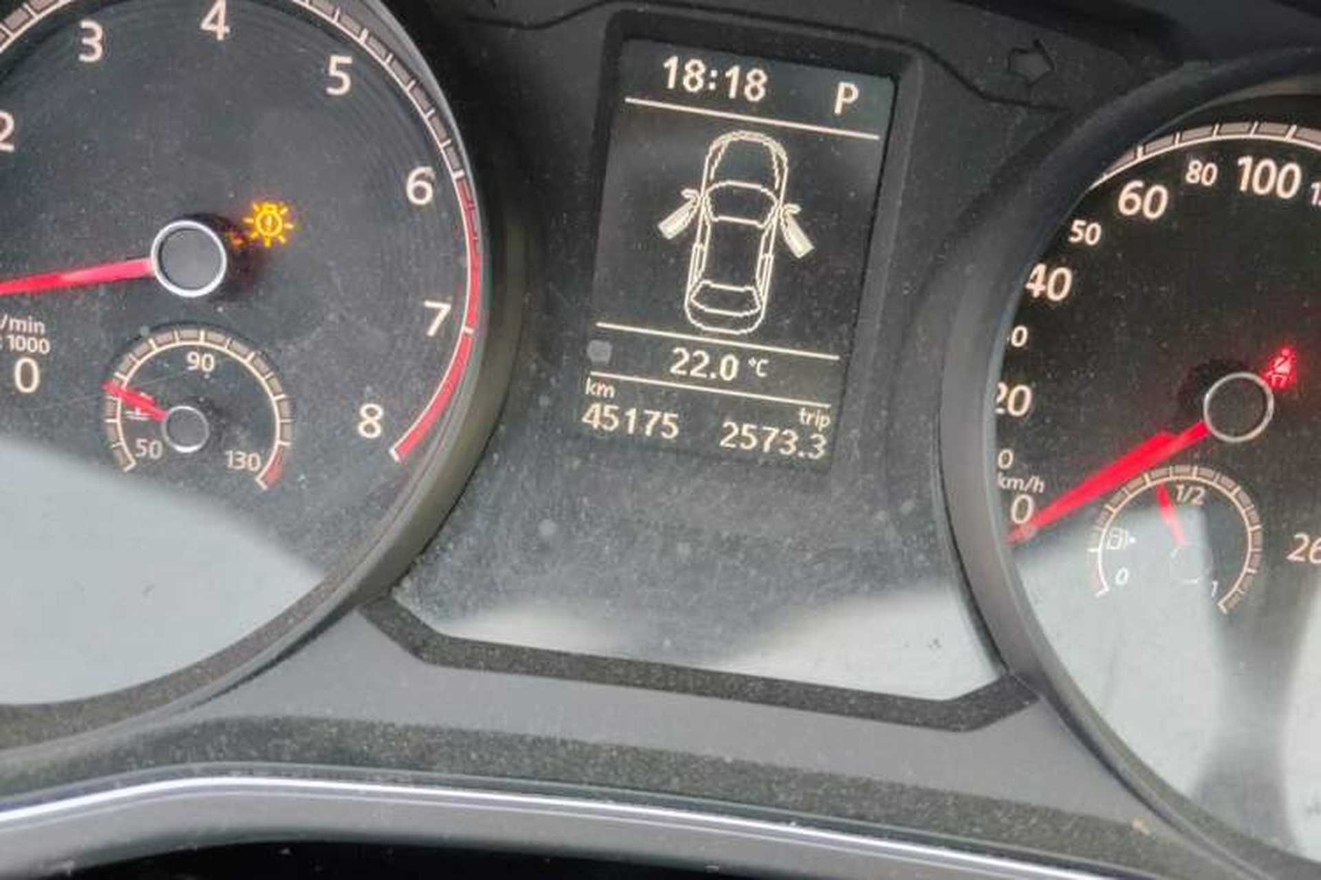 Used Volkswagen Passat 2016 330TSI DSG Luxury Edition Odometer Close Up