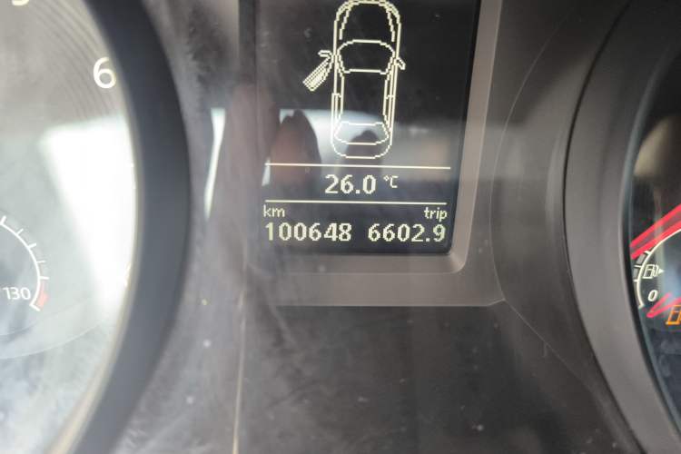 Used Volkswagen Passat 2016 280TSI DSG Prestige Edition Odometer Close Up