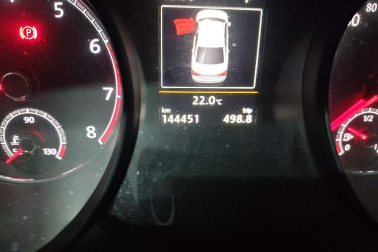 Used Volkswagen Passat 2016 330TSI DSG Prestige Edition Odometer Close Up