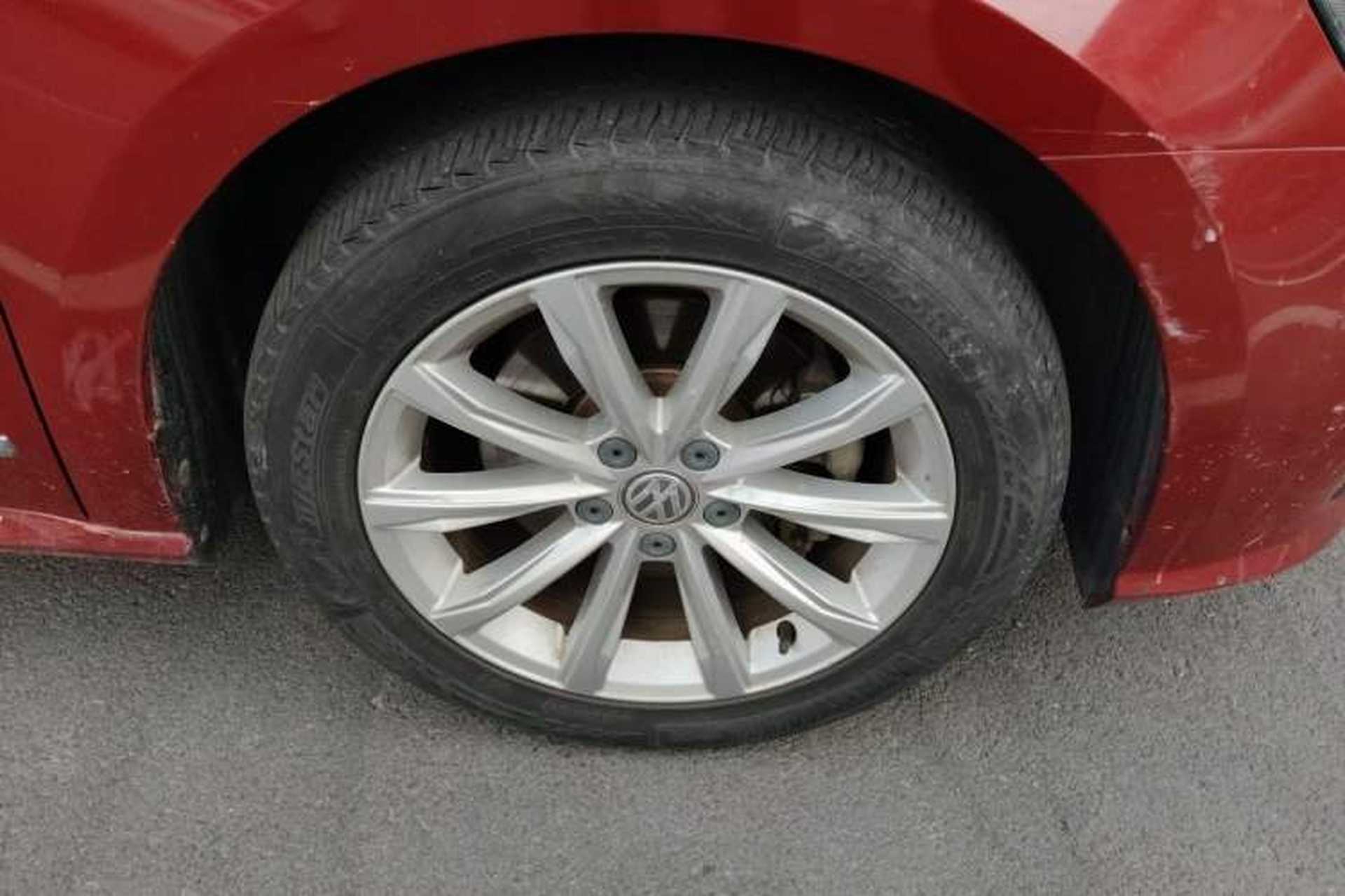 Used Volkswagen Passat 2016 330TSI DSG Luxury Edition Right Front Wheel Hub