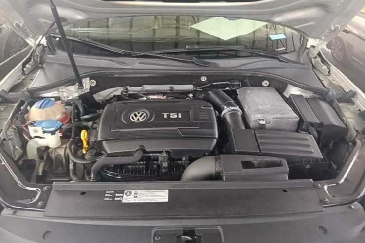 Used Volkswagen Passat 2016 330TSI DSG Luxury Edition Engine Bay