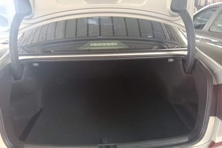 Used Volkswagen Passat 2016 330TSI DSG Luxury Edition Trunk