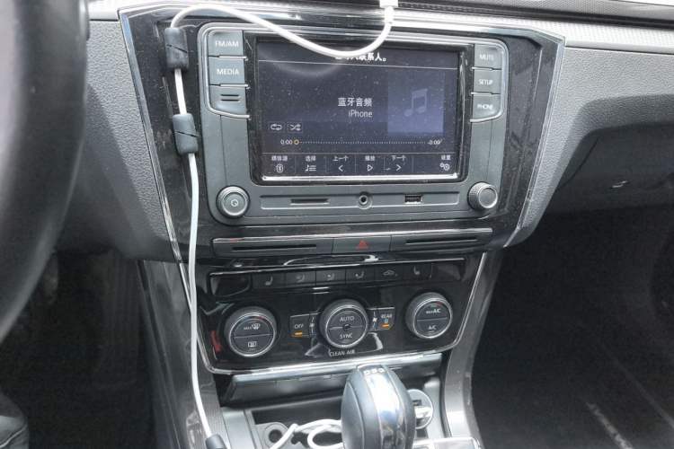 Used Volkswagen Passat 2016 330TSI DSG Prestige Edition Audio And AC Panel