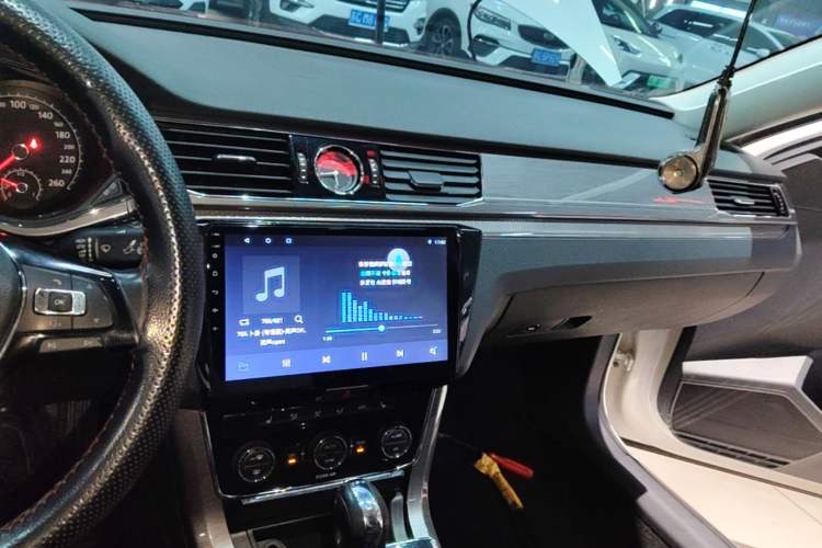Used Volkswagen Passat 2016 280TSI DSG Prestige Edition Audio And AC Panel