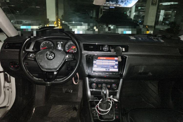 Used Volkswagen Passat 2016 280TSI DSG Prestige Edition Center Console