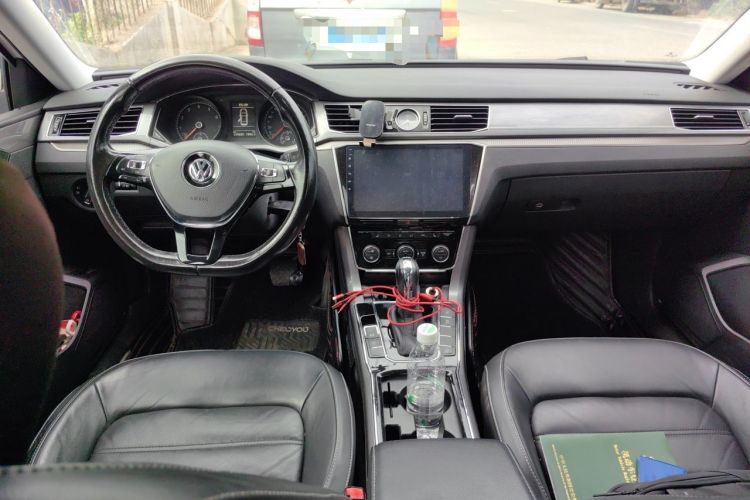 Used Volkswagen Passat 2016 330TSI DSG Luxury Edition Center Console