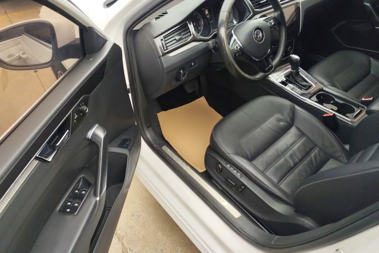 Used Volkswagen Passat 2016 330TSI DSG Prestige Edition Driver Seat