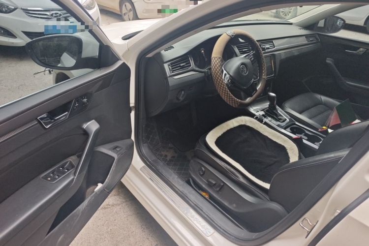Used Volkswagen Passat 2016 330TSI DSG Luxury Edition Driver Seat