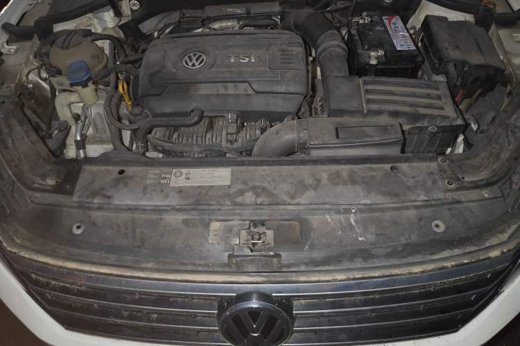 Used Volkswagen Passat 2016 330TSI DSG Luxury Edition Engine Bay
