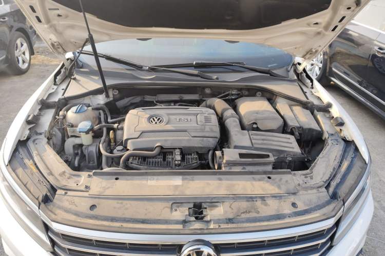 Used Volkswagen Passat 2016 330TSI DSG Luxury Edition Engine Bay