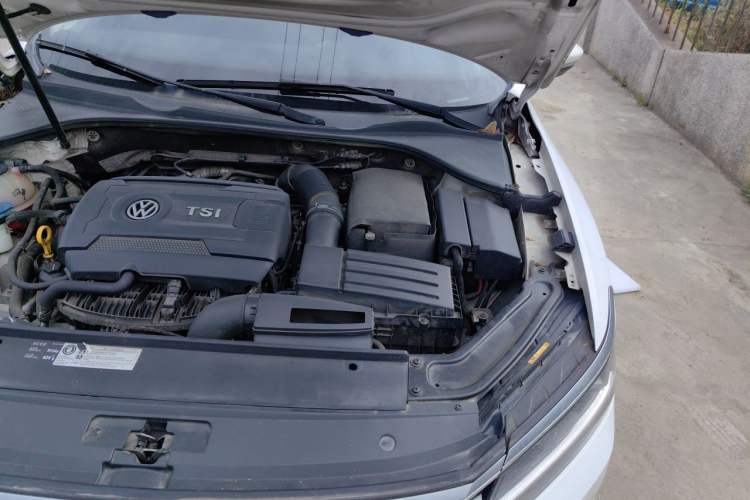 Used Volkswagen Passat 2016 330TSI DSG Luxury Edition Engine Bay Left