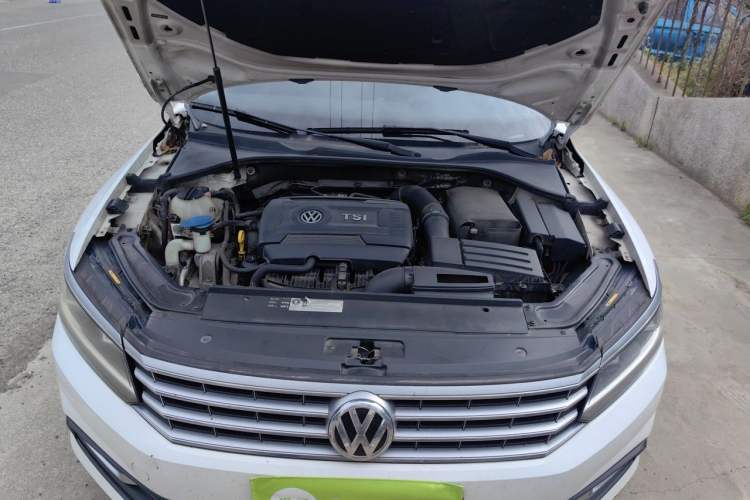 Used Volkswagen Passat 2016 330TSI DSG Luxury Edition Engine Bay