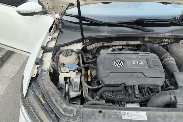 Used Volkswagen Passat 2016 330TSI DSG Luxury Edition Engine Bay Right