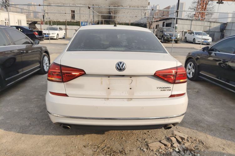 Used Volkswagen Passat 2016 330TSI DSG Luxury Edition Exterior 4