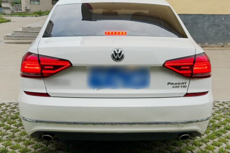 Used Volkswagen Passat 2016 330TSI DSG Luxury Edition Exterior 7