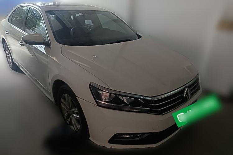 Used Volkswagen Passat 2016 330TSI DSG Luxury Edition Front Right 45 Deg